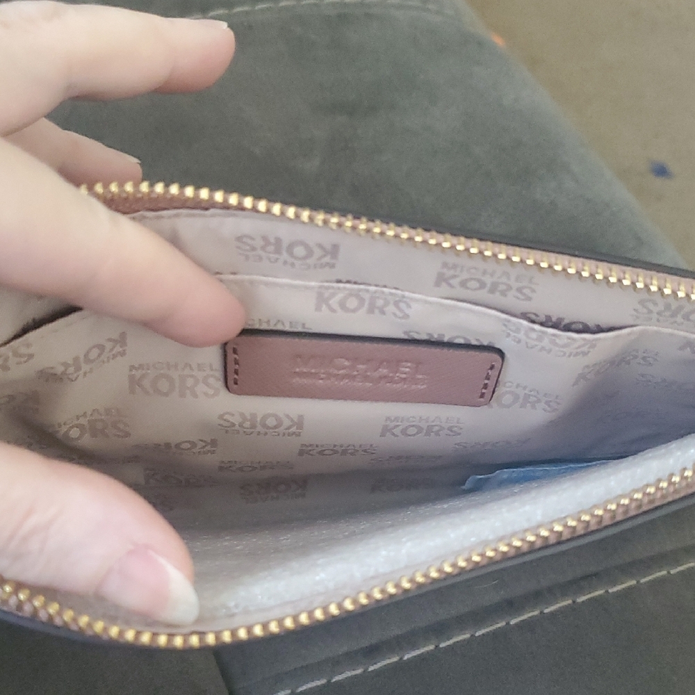 Michael Kors Mauve Studded Leather Wristlet Clutch | Gold Hardware | Saffiano - Picture 4 of 11